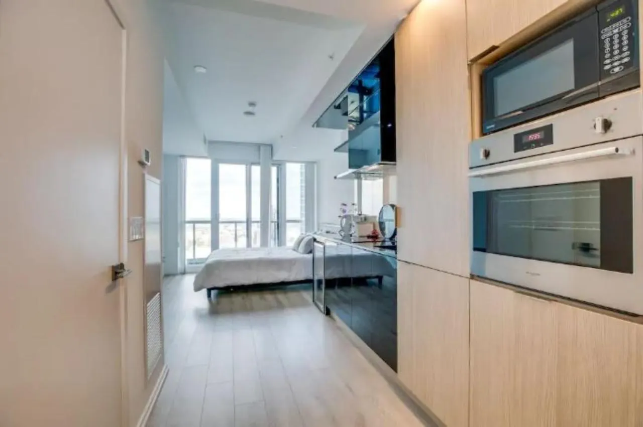 Temperance Skyview Suites By Sts Canada