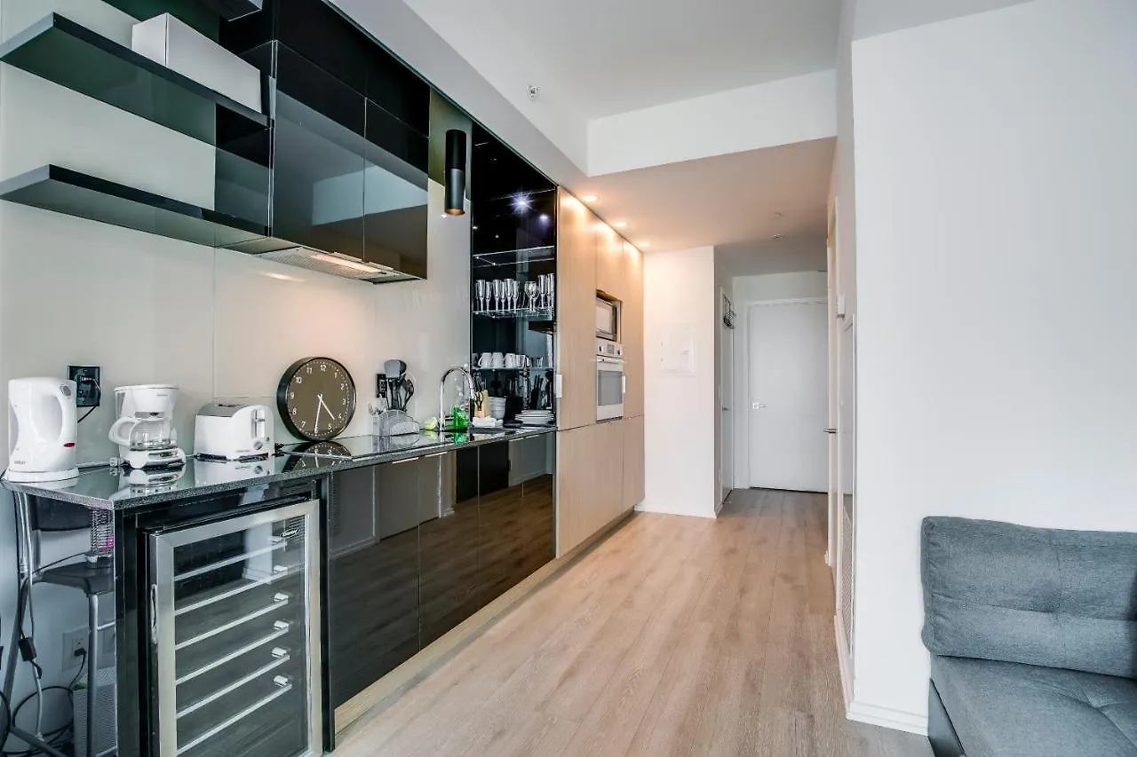 Temperance Skyview Suites By Sts Toronto