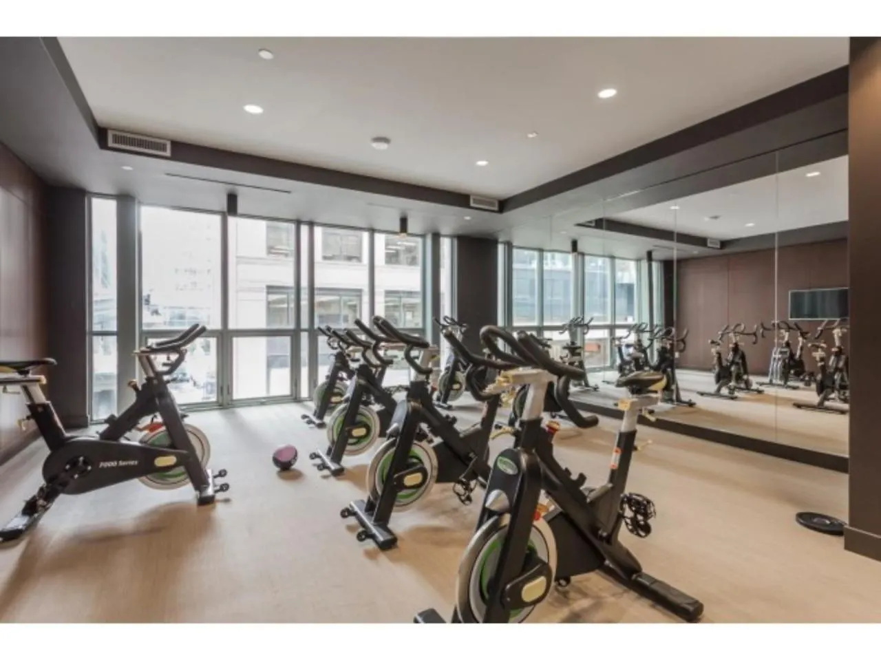 Temperance Skyview Suites By Sts