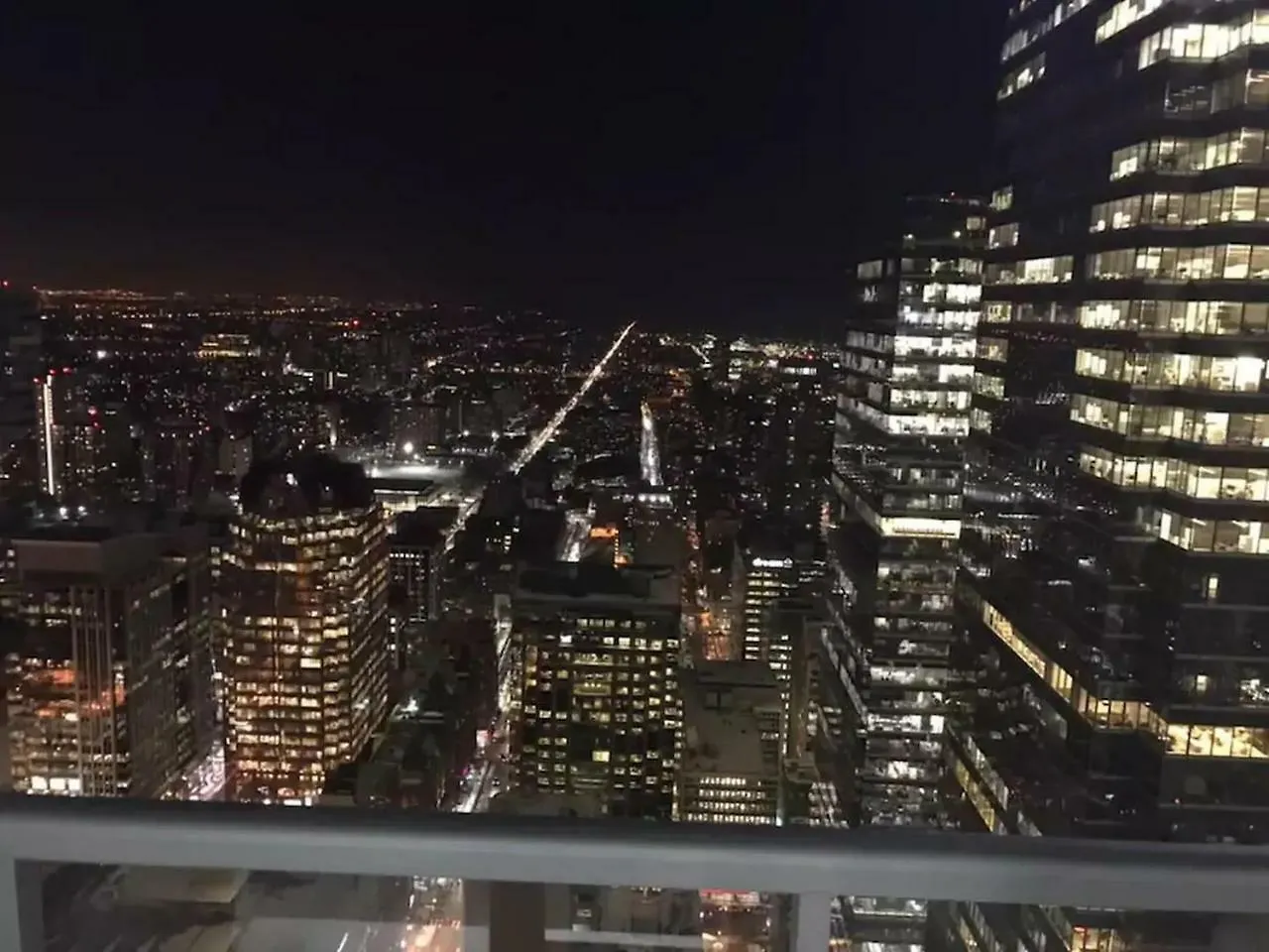 Temperance Skyview Suites By Sts Toronto